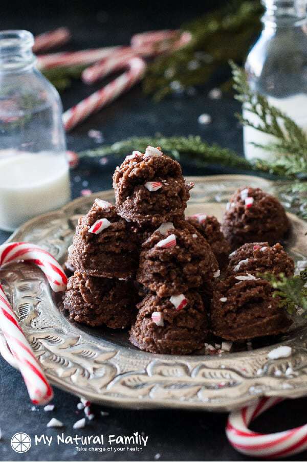 Chocolate Peppermint Coconut Macaroons Recipe {Paleo, Gluten Free, Clean Eating, Dairy Free, Vegan}