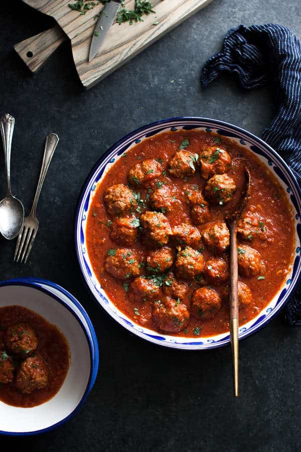 slow cooker spaghetti sauce with meatballs