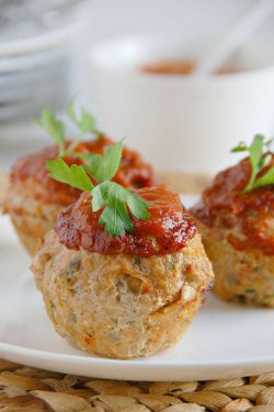 Paleo meatloaf muffins with roasted tomato sauce